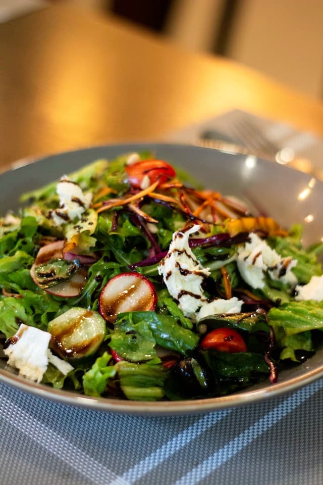 Salads & Bowls